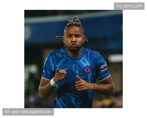 切尔西后防组合渐稳但持球推进仍有瑕疵,切尔西呆过的边后卫